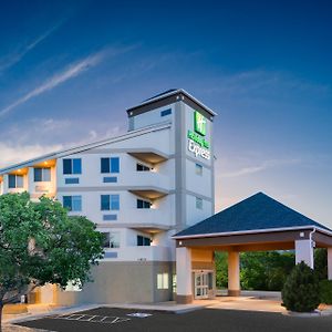 Holiday Inn Express & Suites Colorado Springs-Airport By Ihg